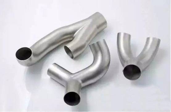 é•¿æ⟡™ç†å·¥å¤§å­¦çš„FNX-17åŽæ›™é«˜ç§‘定制版赛车,è¿ç”¨3Dæ‰“å°æŠ€æœ¯ä»¥å®žçŽ°èµ›è½¦è½»é‡åŒ–和优质化