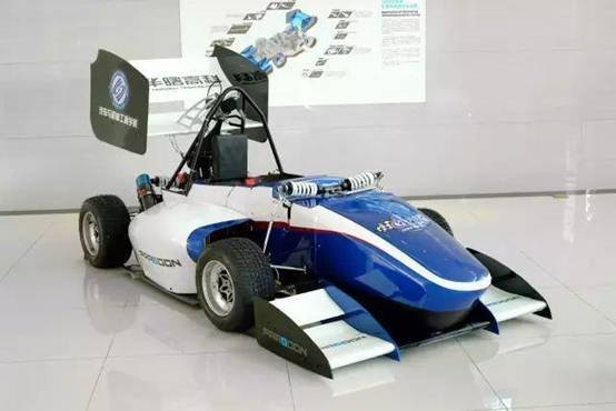 é•¿æ⟡™ç†å·¥å¤§å­¦çš„FNX-17åŽæ›™é«˜ç§‘定制版赛车,è¿ç”¨3Dæ‰“å°æŠ€æœ¯ä»¥å®žçŽ°èµ›è½¦è½»é‡åŒ–和优质化